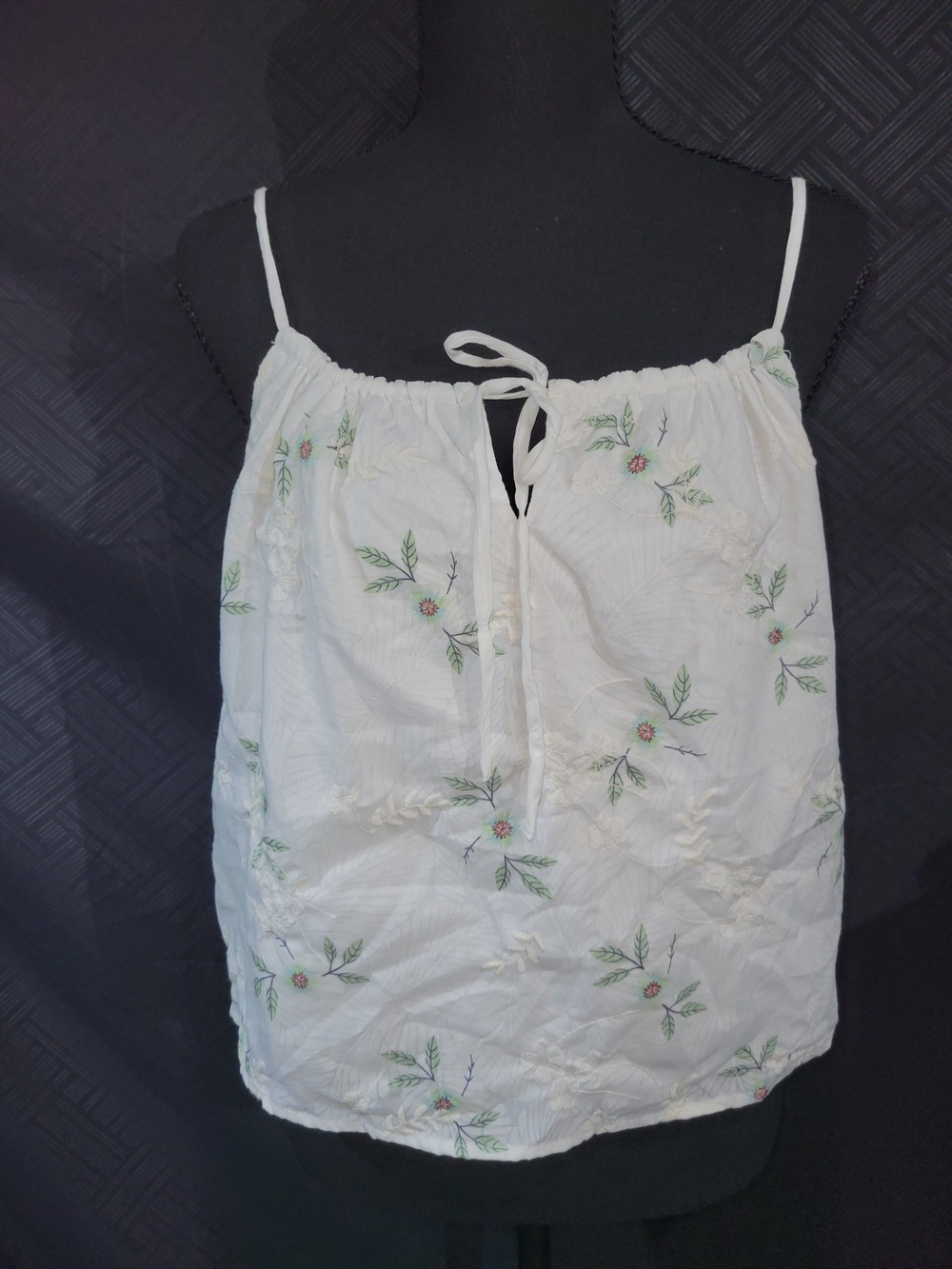 Kirious Los Angeles Floral Embroidered L Spaghetti Strap Cami Tank Top with Tie